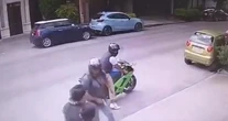 VIDEO ¬ Sujetos asaltan a cuatro hombres en la colonia Del Valle; SSC detiene a uno