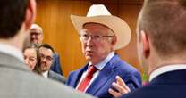 ENTREVISTA ¬ Ken Salazar se creía rockstar, era un cabildero de empresas: Hackbarth