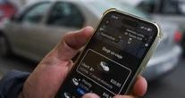 Uber alza sus tarifas 7% tras reforma laboral; la STPS responde: es “injustificado”