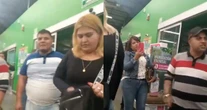 VIDEO ¬ Presuntos asaltantes atacan con navaja a una vigilante en súper de la CdMx