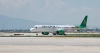 Mexicana suma a su flota segundo avión Embraer; Sheinbaum celebra arribo de aeronave