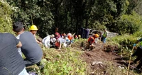 Un autobús vuelca en carretera de Huauchinango, Puebla; deja 3 muertos y 30 heridos