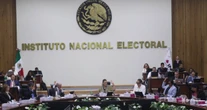 El INE multa a ministros y magistrados electos por acordeones en la elección judicial