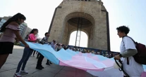 Una policía discrimina a mujer trans en el Metro de la CdMx; la SSC anuncia sanción