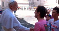 León XIV bendice a Isaac del Toro en Giro de Italia; Sheinbaum felicita al ciclista