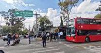 Mujer de la tercera edad muere al caer de escaleras de unidad de Metrobús de Línea 7