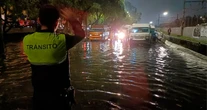 Fuertes lluvias ocasionan inundaciones en CdMx y el Edomex; Línea A del Metro colapsa