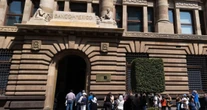 Banxico destaca incertidumbre económica por aranceles en el primer trimestre del 2025