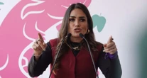 Sandra Cuevas quería negociar silencio; no pacto con criminales, revira Alessandra