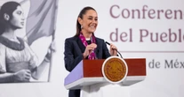 Claudia firma decretos para eliminar Usicamm y reducir edad de jubilación de maestros