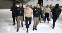 Hernán Bermúdez Requena llega al aeropuerto de Toluca; será internado en El Altiplano