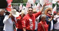 Alejandro Moreno se adelanta: denuncia a Fernández Noroña ante la FGR por "amenazas"