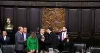 “Alito” brinca a la tribuna de la Permanente y enfrenta a Noroña a golpes y manotazos
