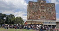 Alumnos marchan en Rectoría por homicidio en CCH Sur y exigen seguridad en la UNAM