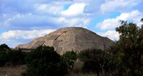 El INAH anuncia que visitantes podrán subir a la Pirámide de la Luna en Teotihuacan