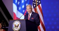 “Un honor trabajar con Sheinbaum”, dice Ron Johnson, mientras EU acosan a mexicanos