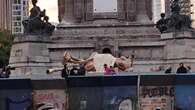 VIDEO ¬ ¿Se cayó escultura del Angel de la Independencia? NO, es de un filme, aclaran