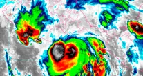 "Erick" toca tierra con categoría 3 en Pinotepa Nacional, Oaxaca; dejará más lluvias