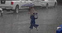 "Flossie" viene por el Pacífico y "Barry" por el Atlántico; dejarán lluvias intensas