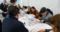 Los funcionarios electorales y los partidos devoran miles de millones. ¿Se les acabó?