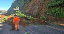 Deslave en la carretera México-Toluca provoca cierre y caos vial del Edomex a la CdMx