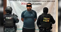 ...Y ya lo atraparon. Alumna de Chiapas lo señaló de acoso sexual durante graduación