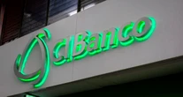 Visa frena operaciones internacionales con plásticos de firma bancaria acusada en EU