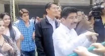 VIDEO ¬ Presidente de la SCJN rompe esquemas: sale a la calle y escucha a ciudadanos
