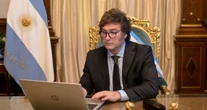La Argentina de Milei cierra semana con debacle política y devaluación en la puerta