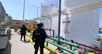 Autoridades aseguran 1.6 millones de litros de huachicol en un predio de Guanajuato