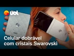 Em primeira mão: conheça o celular dobrável com cristais Swarovski da Motorola