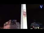 El Obelisco de Buenos Aires exhibe un homenaje al Papa Francisco