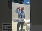 El vídeo viral del secretario de Salud de EEUU, Robert F. Kennedy Jr., manipulando una serpiente