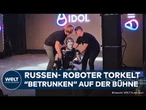 ROBOTER-PANNE IN MOSKAU: Humanoides Modell stürzt bei Präsentation spektakulär ab!