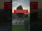 Ragazzini attraversano la Torino-Milano a piedi: "Veloci, dai che non si vede nessuno"