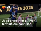 Partida entre Inter e River termina em confusão, e argentino precisa ser contido em campo; vídeo