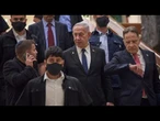L'ambassadeur américain Mike Huckabee au procès de Netanyahu pour montrer le soutien de Trump
