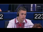 Standing ovation a Strasburgo per Sasha rapito dai russi e per la nonna ucraina che lo ha salvato