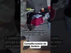 Criança de 10 anos é resgatada trancada, sem comida e urinando em garrafa em GO