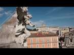 Roma, la fontana di Trevi vista dalla terrazza di palazzo Poli