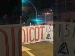 Una concentración frente al consulado de Israel en Barcelona corta la Ronda del Mig