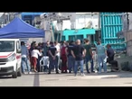 Attraccata nel porto di Napoli l'Humanity 1 con 134 migranti