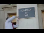 Il Segretario Usa Pete Hegseth installa targa del Dipartimento della Guerra