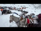 Everest : près de 1 000 alpinistes secourus après une violente tempête de neige