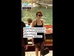 Emma Stone bromea en el Festival de Venecia sobre su 'look' en 'Burgonia' #shorts