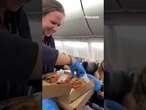 Passenger buys pizza for entire plane during 4-hour flight delay