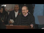 Il presidente di Harvard tra gli applausi: "Venite da tutto il mondo"
