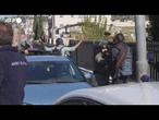 Gerusalemme, negato l'accesso alla Citta' Vecchia: fedeli pregano per strada