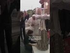 Valentina, la niña ciega que cautivó al Papa y se emocionó con su regalo: "¡Ay, gracias, gracias!"