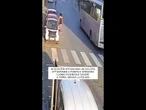 Pompei, in scooter affiancano ciclista ottantenne e lo fanno cadere